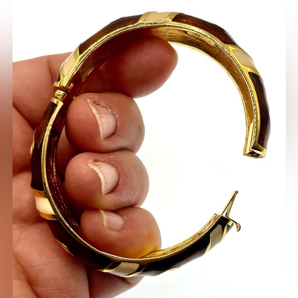 Vintage Signed Donald Stannard Gold Tone Enamel Hinged Bracelet Bangle - Picture 9 of 10